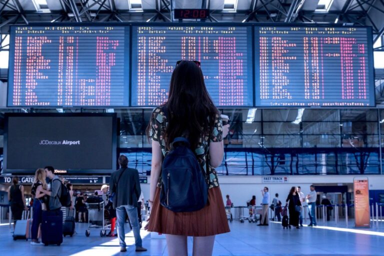 How to Manage Flight Schedule Changes: The 2026 Strategic Manual